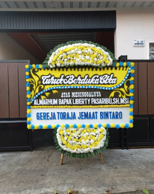 Papan Bunga Duka di Lembah Gumanti